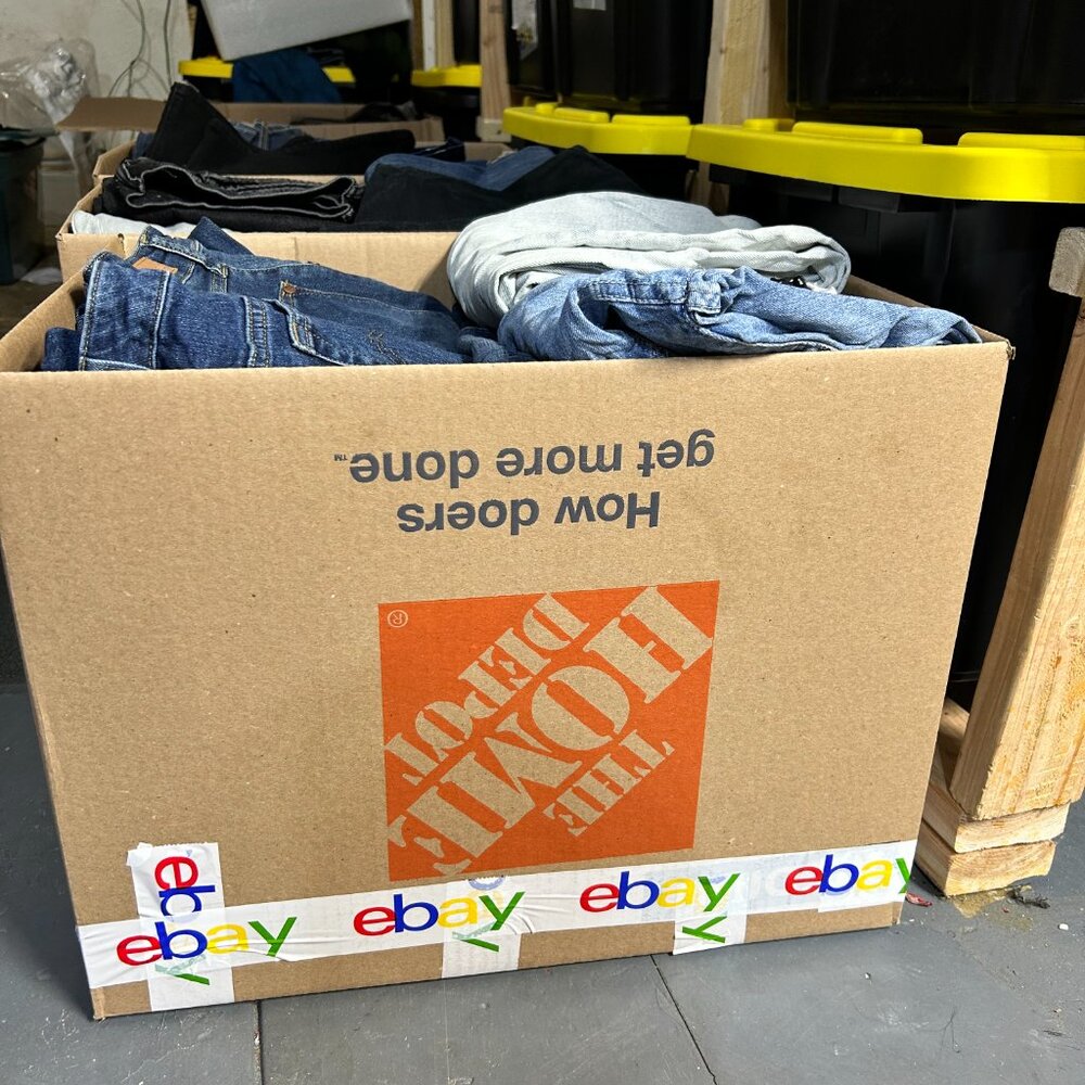 BULK LOT of 40 Women’s Jeans | Assorted Brands & Sizes | Modern Styles | Perfect - Picture 2 of 8